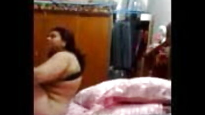 जूलिया न आने-कठिनाई के साथ सेक्सी मूवी जानवरों की पारदर्शी चॉकलेट आइसक्रीम